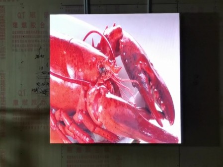 荊州沙市區(qū)荊州工業(yè)園室內全彩P1.86  尺寸1.28x1.28m，像素點688x688