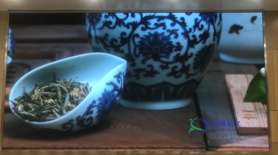 襄陽武漢理工大馬房山校區(qū)室內全彩P1.8安裝完畢    尺寸：5.12*2.72    像素點：2752*1462